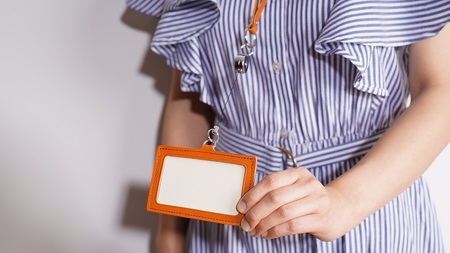 リール式 IDネーム カードホルダー 化粧箱 入り IDホルダー 栃木レザー 牛革 日本製:キャメル