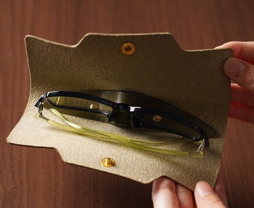 メガネケース 栃木レザー 牛革 日本製 レザー 天然皮革 眼鏡ケース 人気 おすすめ:キャメル