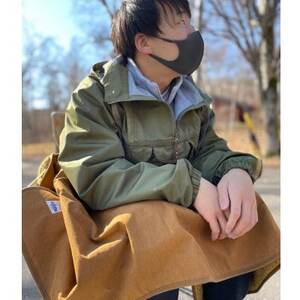 キャンプ、焚火に　アルバートン社の難燃ブランケット　赤外線を吸収して発熱するボア　カーキー色【1320765】