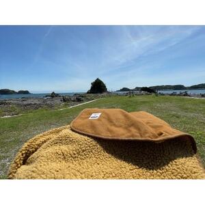 キャンプ、焚火に　アルバートン社の難燃ブランケット　赤外線を吸収して発熱するボア　キャメル【1332035】