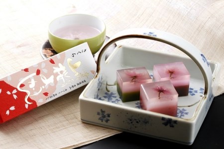 吉野の和スイーツセットB-2(山桜ようかん・山桜くず餅・吉野葛湯)《吉野山桜近藤》