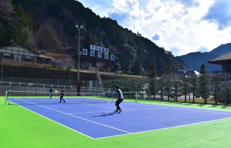 奈良 下北山村 テニスコート ハードコート1時間利用券 下北山スポーツ公園 ラケット・ボール貸出付 手ぶらでOK 温泉 大自然 キャンプ