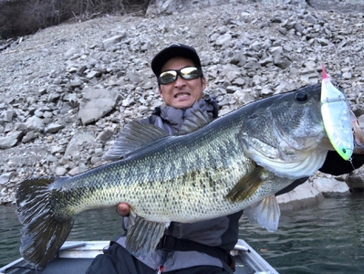 バス釣りガイドサービスin池原ダム!チームホワイトリバー井上正夫、井上慎二郎、雪谷晃太