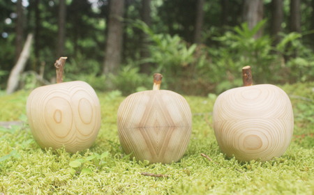 吉野杉　癒しのリンゴ　1個【1421363】