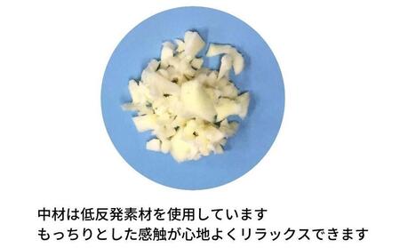 《もちもちの感触 丸みのある低反発枕 カバー2枚付》柔らかフォルム低反発枕