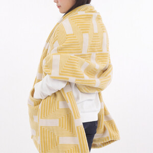 【ポケット付】洗えるタスマニアラムウール混大判ストール イエロー 70×180cm  OTW-7018-YE