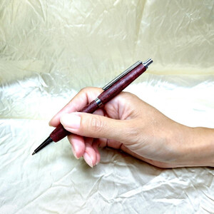 木ことばを添えて贈る木製シャープペン(パープルハート)