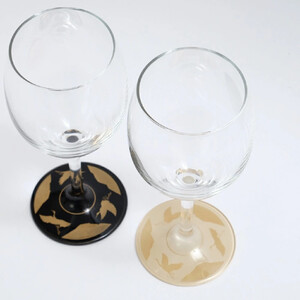 みよし漆器本舗 紀州塗り ぬりもん de Verre ワイングラス 蒔絵 万葉鶴 ペアセット 黒 白 300ml