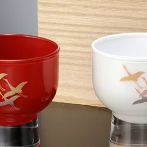 みよし漆器本舗 お猪口 ペアセット 紀州塗り 盃 蒔絵 千羽鶴 赤 白 70ml