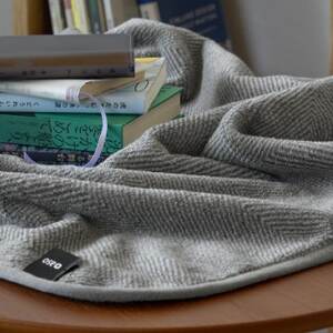 まるでヒーターのように暖かいブランケット「charco blanket(チャコブランケット)」_雑貨・日用品  寝具 _【1510078】