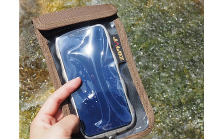 知床財団オリジナルロゴ入りスマホケースとステッカーセット【ブラック】_雑貨     装飾品・工芸品  服飾小物 _【配送不可地域：離島・沖縄県】【1570831】