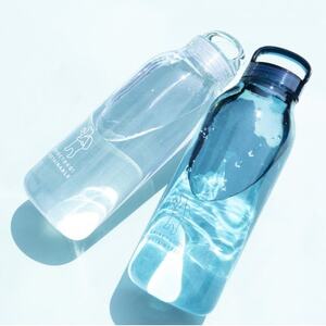 知床トコさん　ウォーターボトル　ブルー　950ml×1本　常温で水が飲める 耐熱マイボトル【配送不可地域：離島・沖縄県】【1629194】