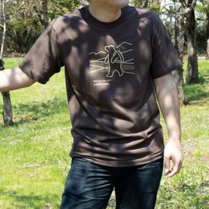 知床トコさん」×久米繊維 コットンTシャツ トレッキング柄 M