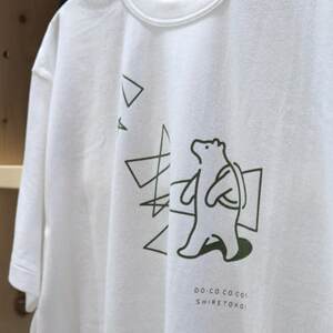 「知床トコさん」×久米繊維　コットンTシャツ　三角デザイン柄/白　Mサイズ　半袖【配送不可地域：離島・沖縄県】【1634925】