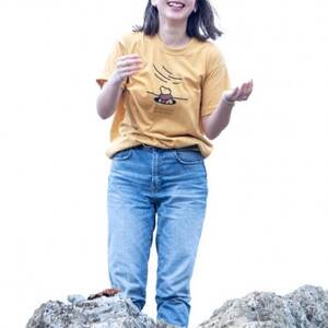 「知床トコさん」×久米繊維　コットンTシャツ　冬眠柄/黄色　Mサイズ　半袖【配送不可地域：離島・沖縄県】【1634935】