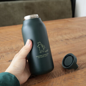 知床トコさん ウォーター タンブラー グリーン 550ml×1本 蓋付き 軽量【KINTO】【配送不可地域:離島・沖縄県】【1671605】