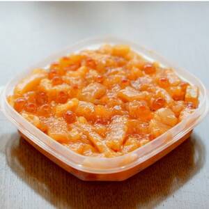 【北海道知床産】鮭いくら親子漬け 100g【配送不可地域：離島・沖縄県】【1697574】