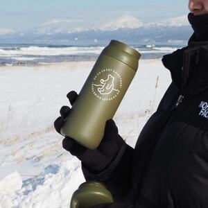 知床トコさんデイオフタンブラー カーキ 500ml×1本_雑貨・日用品 タンブラー 食器 _【配送不可地域：離島・沖縄県】【1341502】