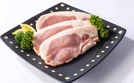 北海道知床斜里産ブランド豚肉「サチク麦王」4種計2.3kg　ロース切身、モモ、バラ、ウデ【配送不可地域：離島】【1364547】