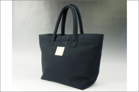 【0735-1】感動を生む吊り編みの技！度詰め天竺ニットトート　黒