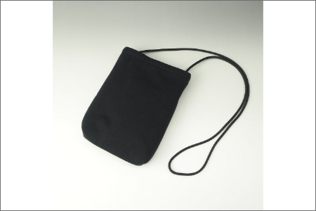 【0736-1】感動を生む吊り編みの技！度詰め天竺ニットサコッシュ　黒