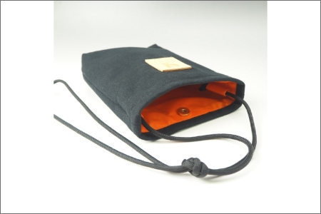 【0736-1】感動を生む吊り編みの技！度詰め天竺ニットサコッシュ　黒