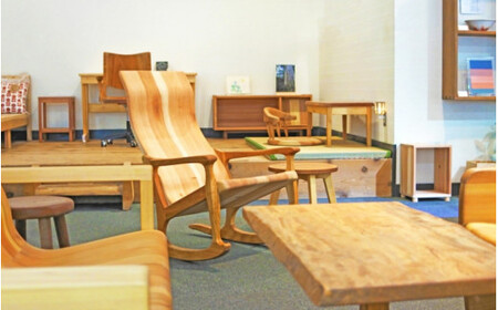 紀州スギのいすツール / 和歌山 田辺市 龍神村 紀州材 紀州杉 杉の木 スギ 桜 サクラ スツール 椅子 チェア 木のスツール 木の椅子 家具【gwo023-1】