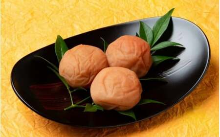 【陶磁器に入った】紀州梅貴妃セット【紀州みかん蜂蜜入り梅干（塩分約５％）550g・低塩しそ漬梅（塩分約７％）550g】  / 田辺市 紀州南高梅 南高梅 梅干し 梅干 梅 うめ 肉厚 お米 おにぎり 焼酎 梅酒 健康 みかん蜂蜜入り しそ漬梅 塩分約5％ 塩分約7％ 壺入り梅干し ギフト プレゼント 贈答【mtz004-1】