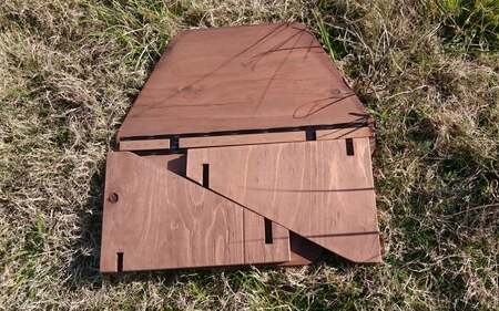 熟練の職人が作る キャンプ・バーベキューにもってこい！ コンパクト収納 持ち運びに便利 組み立て式 ソロキャンプミニテーブル【myv003】