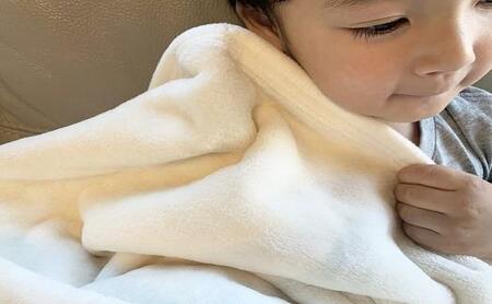 綿毛布 子供 140cm×100cm ひざ掛け ハーフケット 洗える コットン100% 国産 保育園 天然素材 お昼寝 ハーフサイズ 小さい ブランケット 綿100 暖か 冬 無染色 無漂白 フチ部分も綿 アイボリー 三和シール工業株式会社【KSK17】