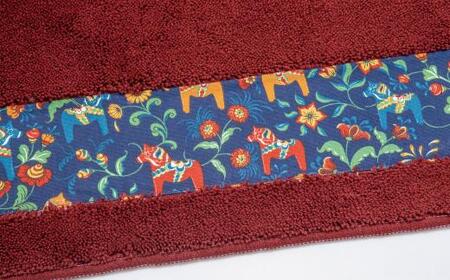 北欧の「幸せを運ぶ馬」ダーラヘスト柄のキッチンマット ワインレッド 50cm×横270cm