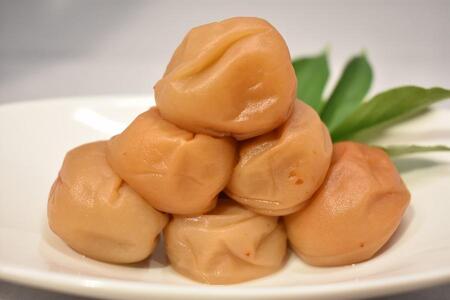 【ギフト用】高級南高梅うす塩800g入 紀州塗箱 網代模様仕上 【SW79】