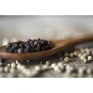 贅沢グルメを味わえる熊野牛「生」ハンバーグ10個セット（特製ソース・スパイス付） 【SW1】