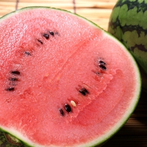 2026年度発送【産直】和歌山産小玉すいか「ひとりじめ7」2玉合計約3.5kg以上【日高町】【1218061】