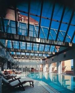 【ホテル川久】平休日1泊2食付ペア宿泊券《カワキュウスイート（洋室）》