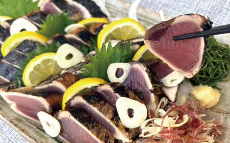 \鮮度抜群/ 太地町産 かつおのタタキ 約1kg 【柵でお届け】【冷蔵便】 鰹 カツオ 鰹のタタキ カツオのたたき 国産 太地町【tgk109】