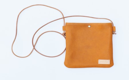 【ハンドメイド】鹿革で作ったシンプルデザインのポシェット ハンドメイド 手作り かばん カバン ポシェット 【yco002】