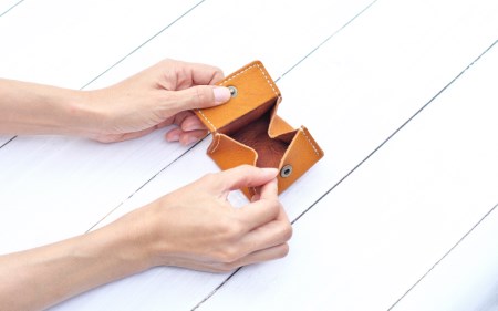 【ハンドメイド】鹿革で作ったシンプルデザインのコインボックス ハンドメイド 手作り 財布 コイン 小銭入れ コインボックス【yco006】