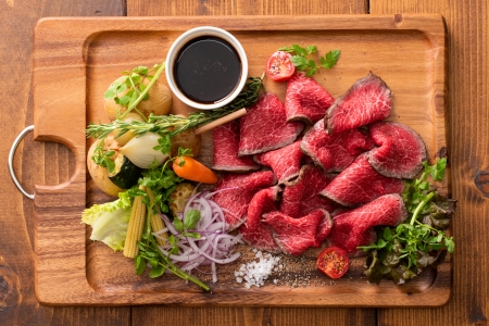 特選黒毛和牛 熊野牛 赤身ローストビーフ 約500g（250g×2パック） タレ付き ブロック 国産【mtf101】