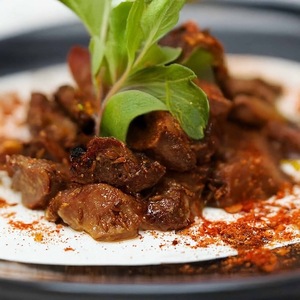 【鳥取県産 大地のハーブ鶏】 スパイスチキン 焼肉 500g KC236 砂肝 鶏肉 チキン