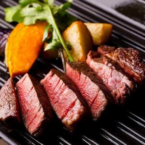 【8か月定期便】鳥取和牛ヒレステーキ4枚(400g) 1211