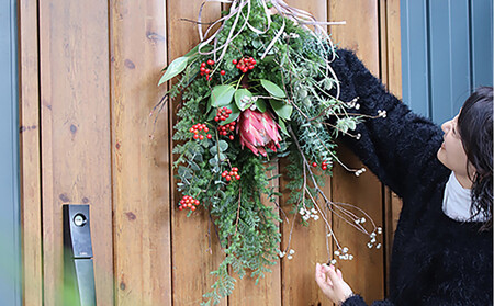 952.ホリデーシーズンを愉しむスワッグ――フレッシュからドライフラワーへ。長く飾れる季節限定品 冬支度