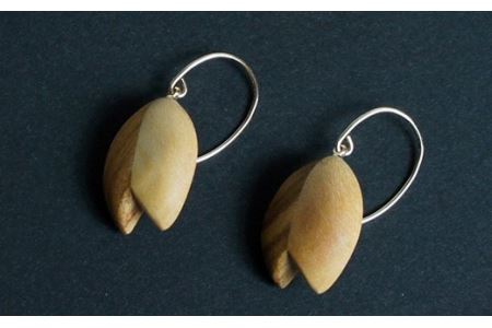 南部町の桜　寄木細工ピアス