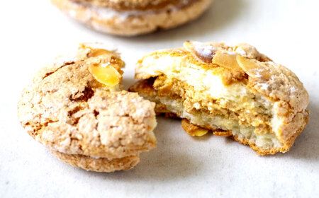 お菓子 贅沢アーモンドダックワーズ【松江クロードのおかげさま 15個入り】ブッセ 洋菓子 グルテンフリー ギフト プレゼント 島根県松江市/有限会社松江クロード[ALCL001] お菓子 お菓子