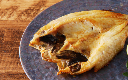 食塩のみで味つけしたノドグロと真イカの一夜干し合計10枚(約700g) 産地直送 干物 魚 人気 天然 ボリューム のどぐろ 白いか 焼くだけ 一夜干し 【005_0139】