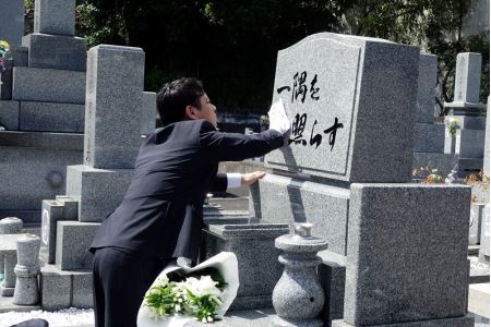 【浜田市内限定】お墓参り代行サービス（1回）仏花【造花】・写真入り報告書付き お墓参り 代行 代行サービス 報告書 付き お盆 お彼岸 【158_1932】