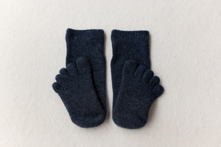 ひつじ飼いが作る ごほんゆびウールソックス Lサイズ(ネイビー)【ウール ソックス 5本指 靴下 Lサイズ ネイビー 紺色 レディース メンズ 男女兼用 島根県 大田市】