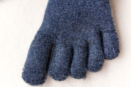 ひつじ飼いが作る ごほんゆびウールソックス Lサイズ(ネイビー)【ウール ソックス 5本指 靴下 Lサイズ ネイビー 紺色 レディース メンズ 男女兼用 島根県 大田市】