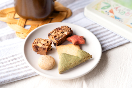 クッキー缶【クッキー 缶 洋菓子 焼菓子 焼き菓子 お菓子 おやつ てんさい糖 保存料不使用 着色料不使用 無添加 オリジナル クッキー缶 おうちカフェ 手土産 詰め合わせ ギフト 島根県 大田市】