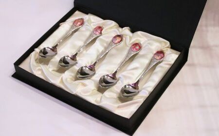 七宝焼きのティースプーン（ピンク系）【ティースプーン 5本 手作り スプーン コーヒー 紅茶 キッチン おしゃれ きれい ティータイム 記念品 ギフト プレゼント 贈り物 島根県 安来市】